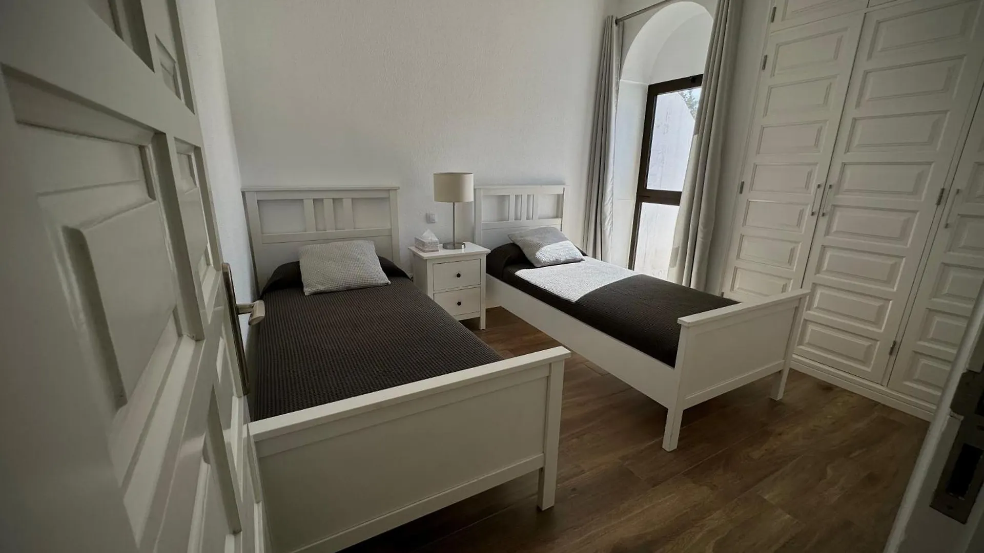Luxury Villa Away From The Crowds - Casa Montana Parque Holandes 0*,  西班牙